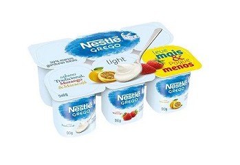 Iogurte Grego Semidesnatado Light Nestlé Tradicional, Maracujá e Morango 540g